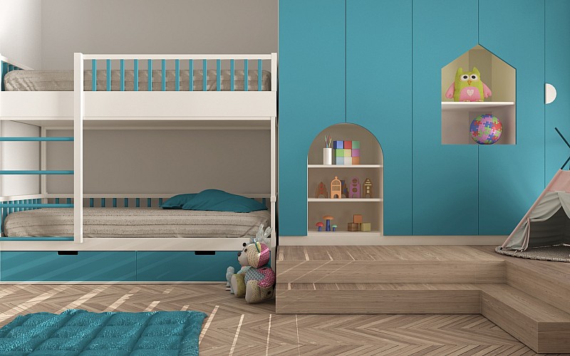 Farblich abgestimmtes Kinderzimmer mit Podest und viel Stauraum